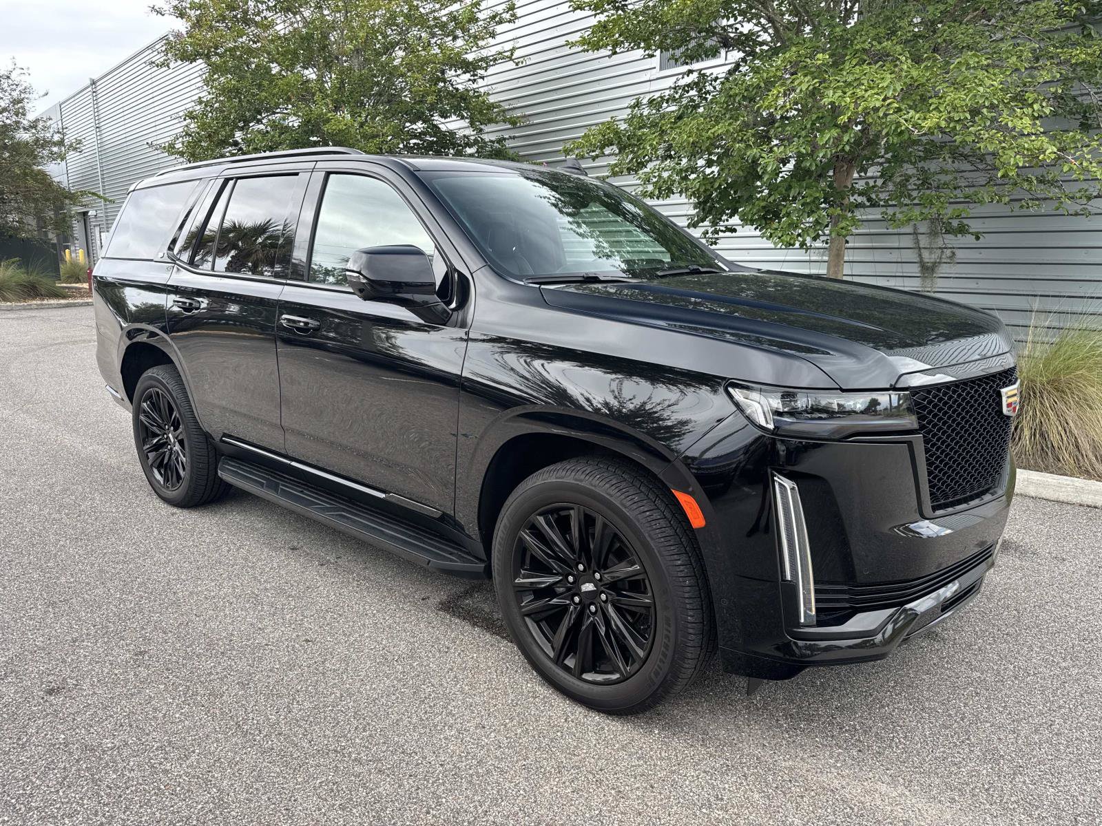 2024 Cadillac Escalade Sport - Photo 4