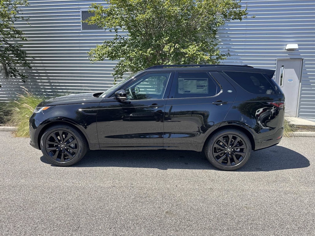 New 2026 Land Rover Discovery Dynamic SE SUV