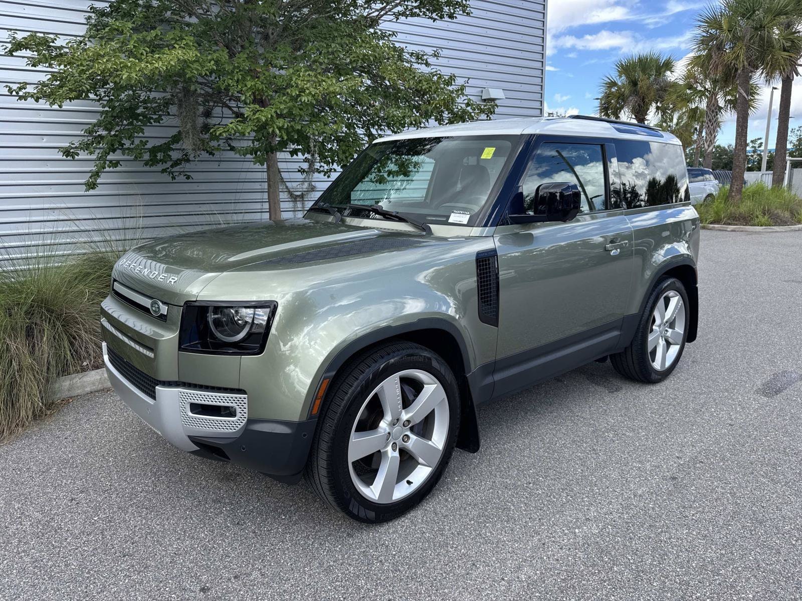 2023 Land Rover Defender