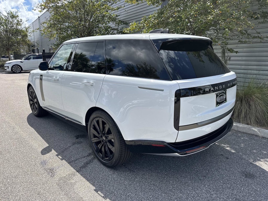 New 2027 Land Rover Range Rover SE SUV