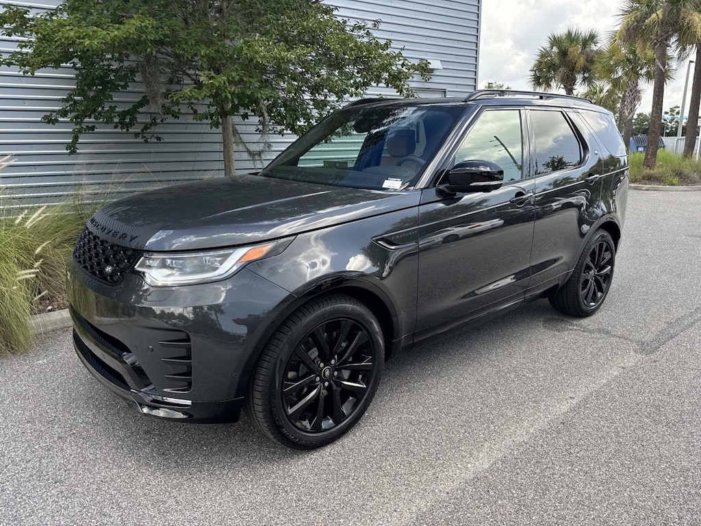 New 2026 Land Rover Discovery Dynamic SE SUV
