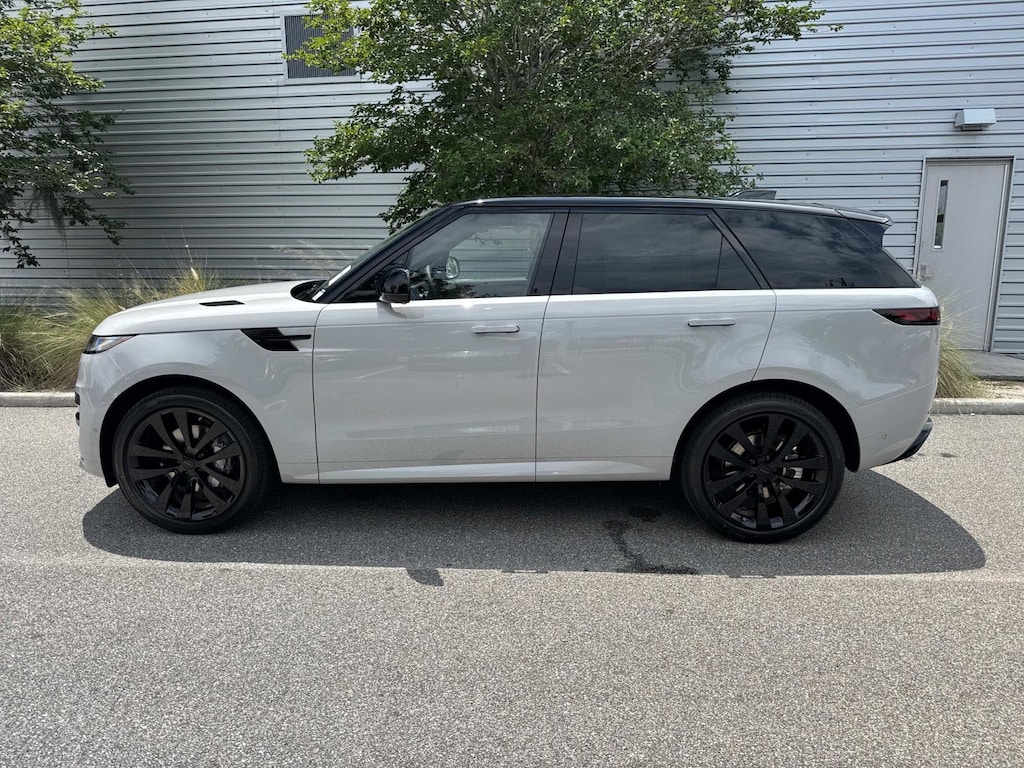New 2026 Land Rover Range Rover Sport Dynamic SE SUV