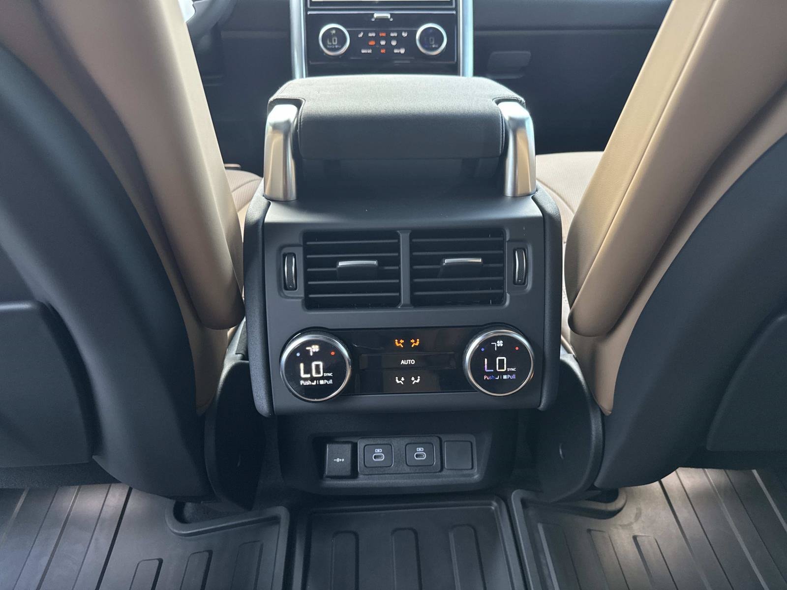 2026 Land Rover Discovery Dynamic SE - Photo 17