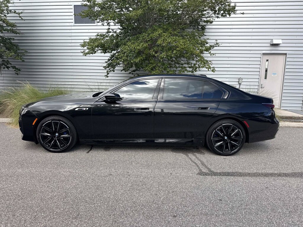 Used 2024 BMW i7 Sedan