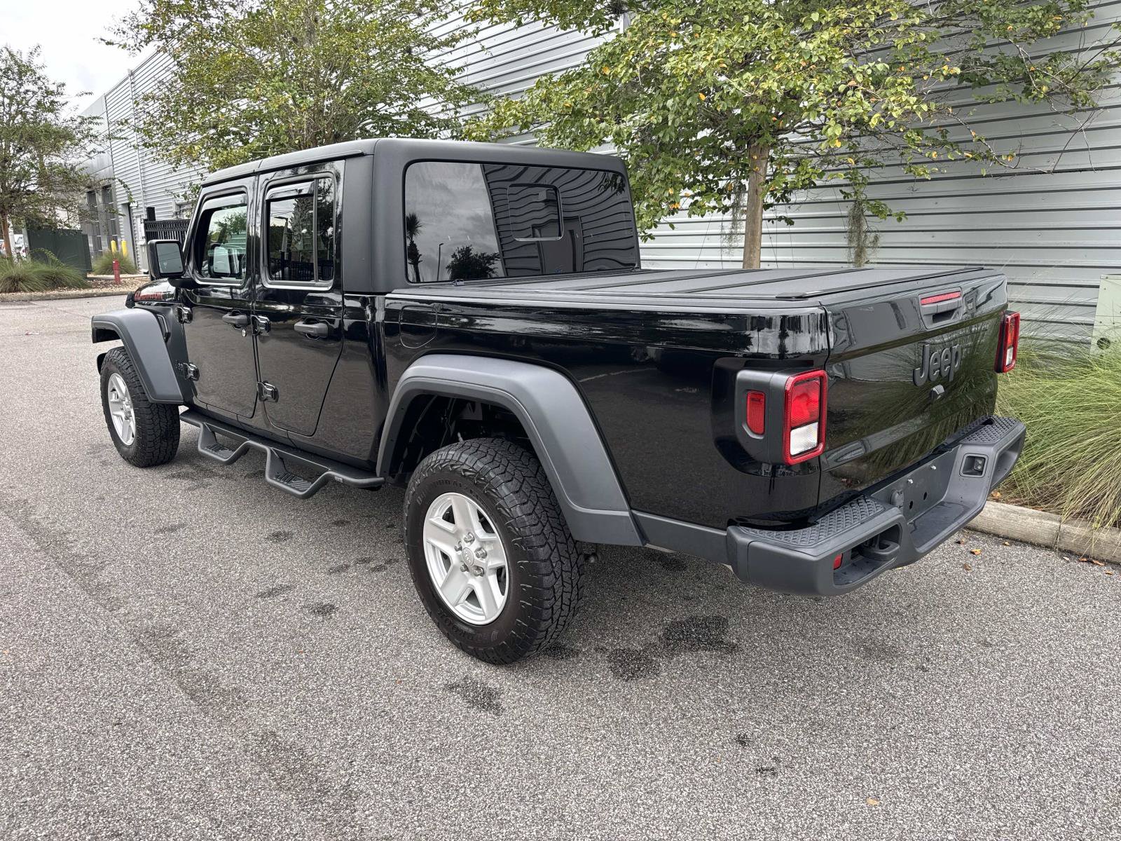 Used 2023 Jeep Gladiator Sport S 4x4