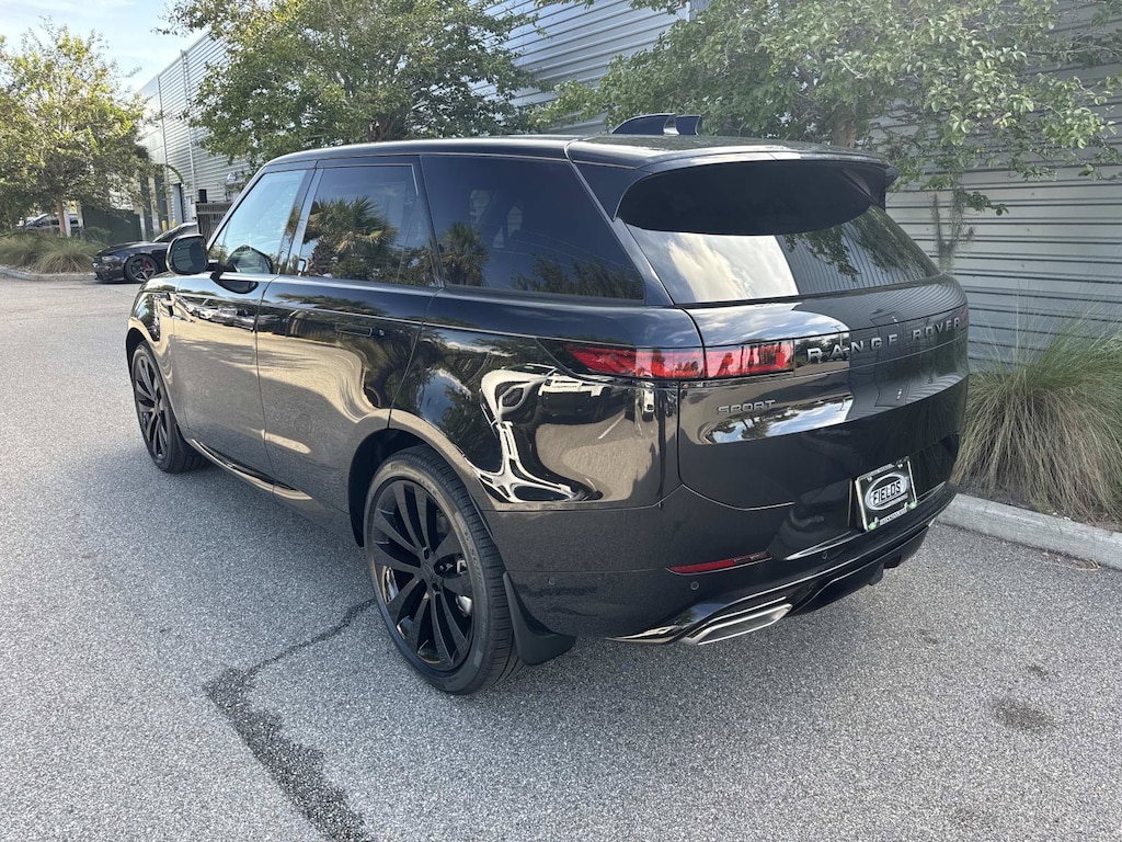 New 2026 Land Rover Range Rover Sport Dynamic SE SUV