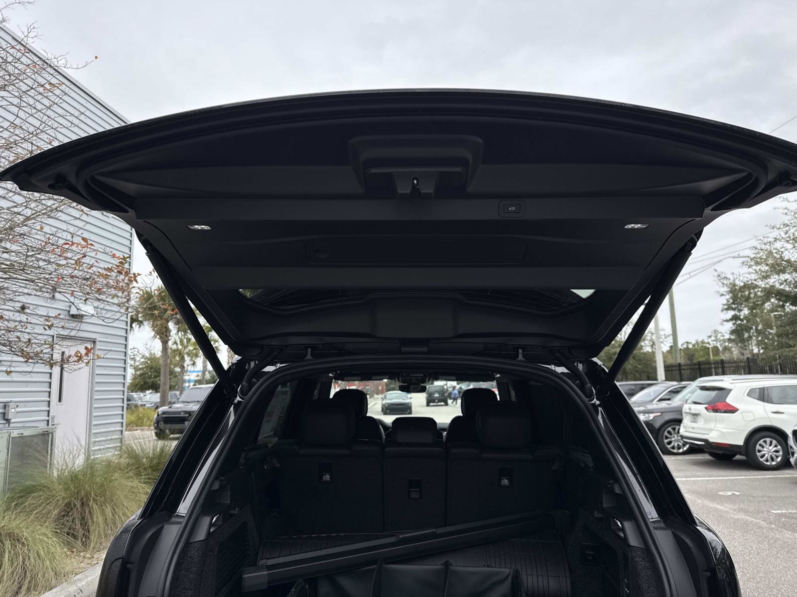 2026 Land Rover Range Rover SE - Photo 11
