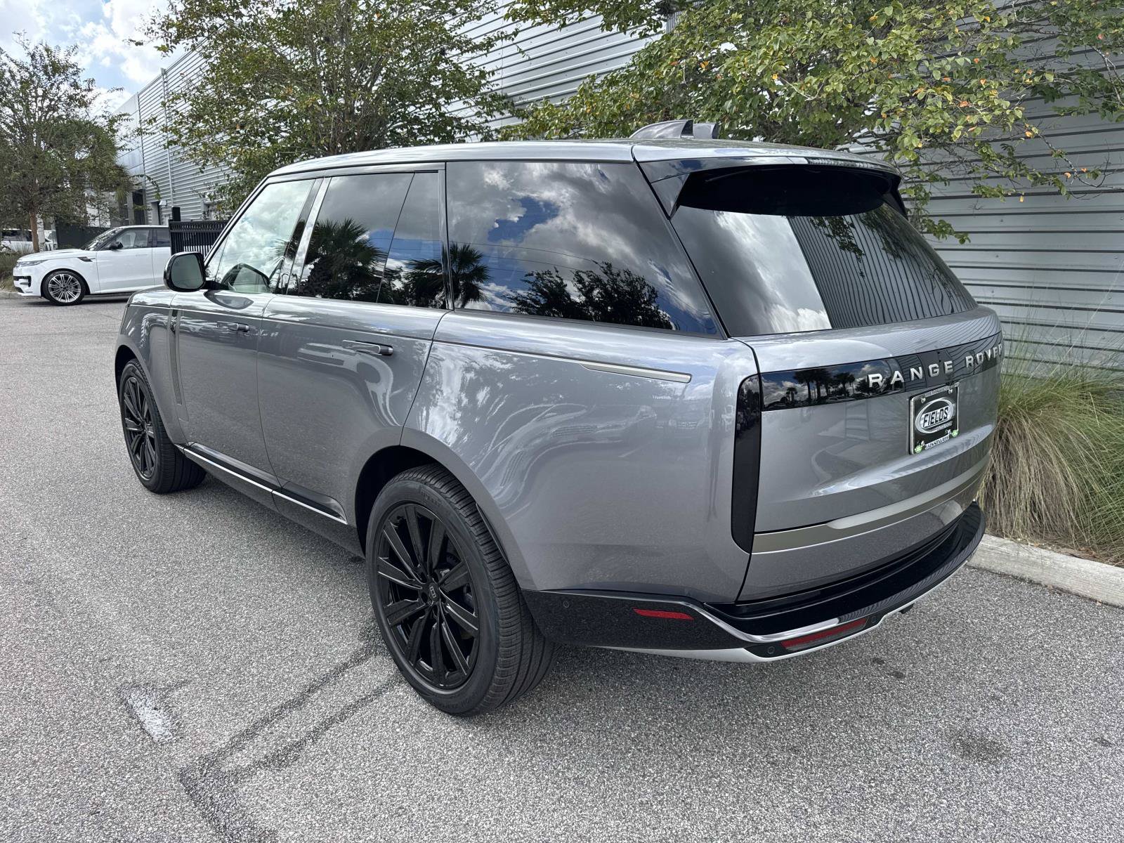 New 2027 Land Rover Range Rover SE SUV