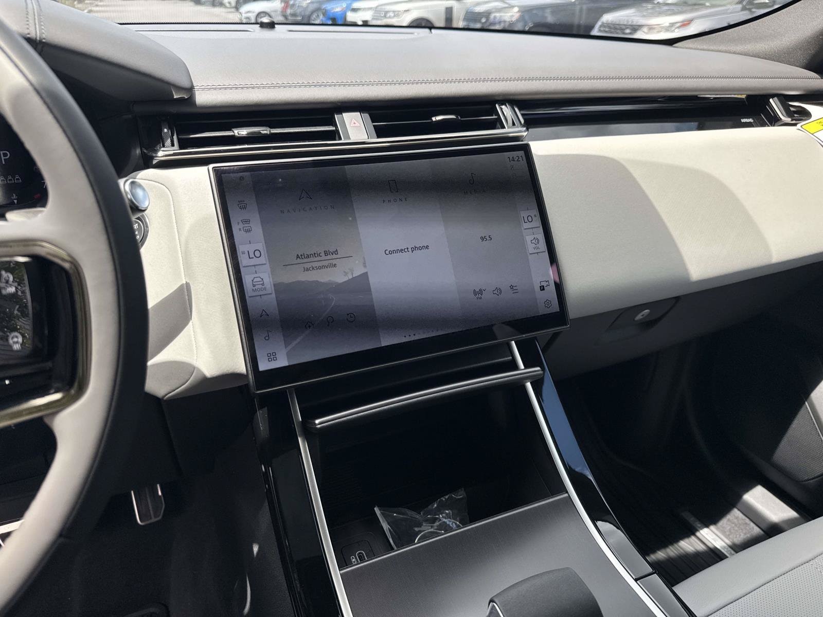 2026 Land Rover Range Rover Velar Dynamic SE - Photo 25