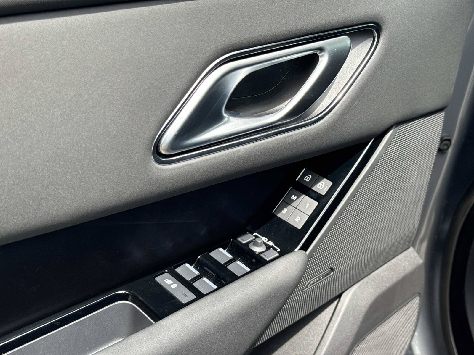 2026 Land Rover Range Rover Velar Dynamic SE - Photo 20