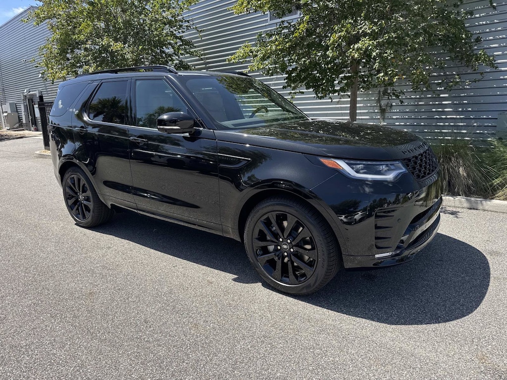 New 2026 Land Rover Discovery Dynamic SE SUV