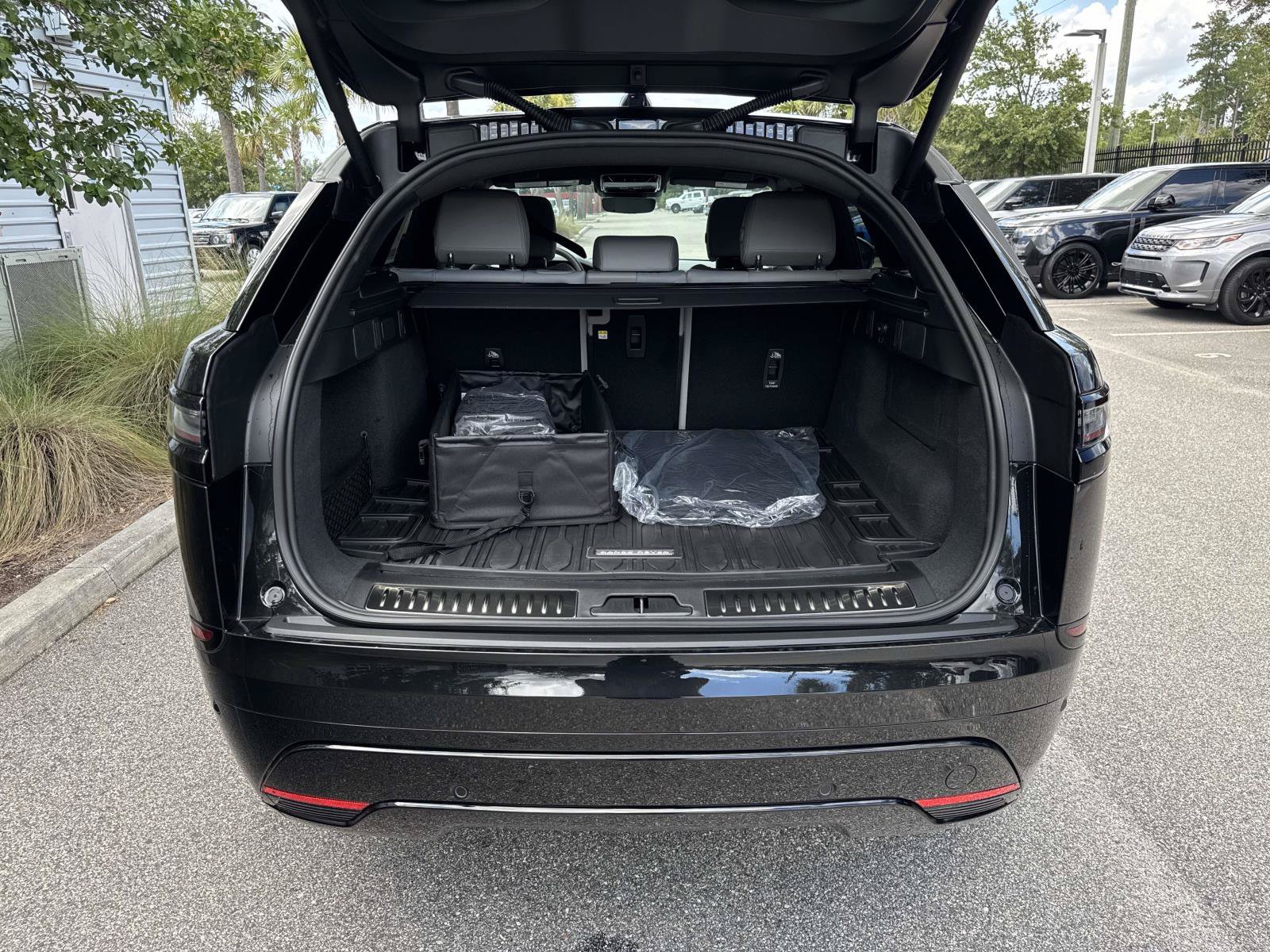 2026 Land Rover Range Rover Velar Dynamic SE - Photo 11
