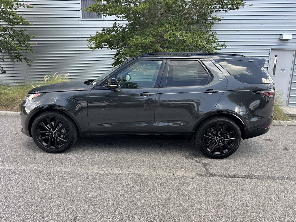 New 2026 Land Rover Discovery Dynamic SE SUV
