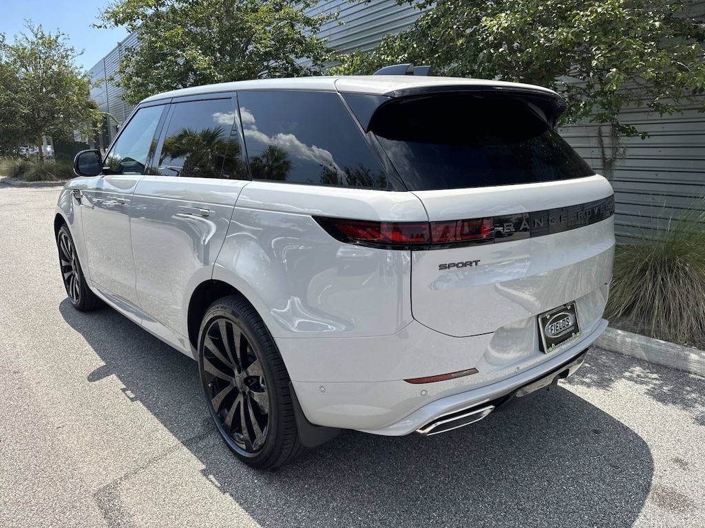 New 2026 Land Rover Range Rover Sport Dynamic SE SUV