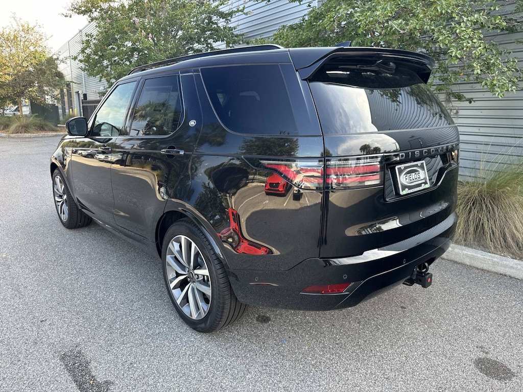New 2026 Land Rover Discovery Dynamic SE SUV