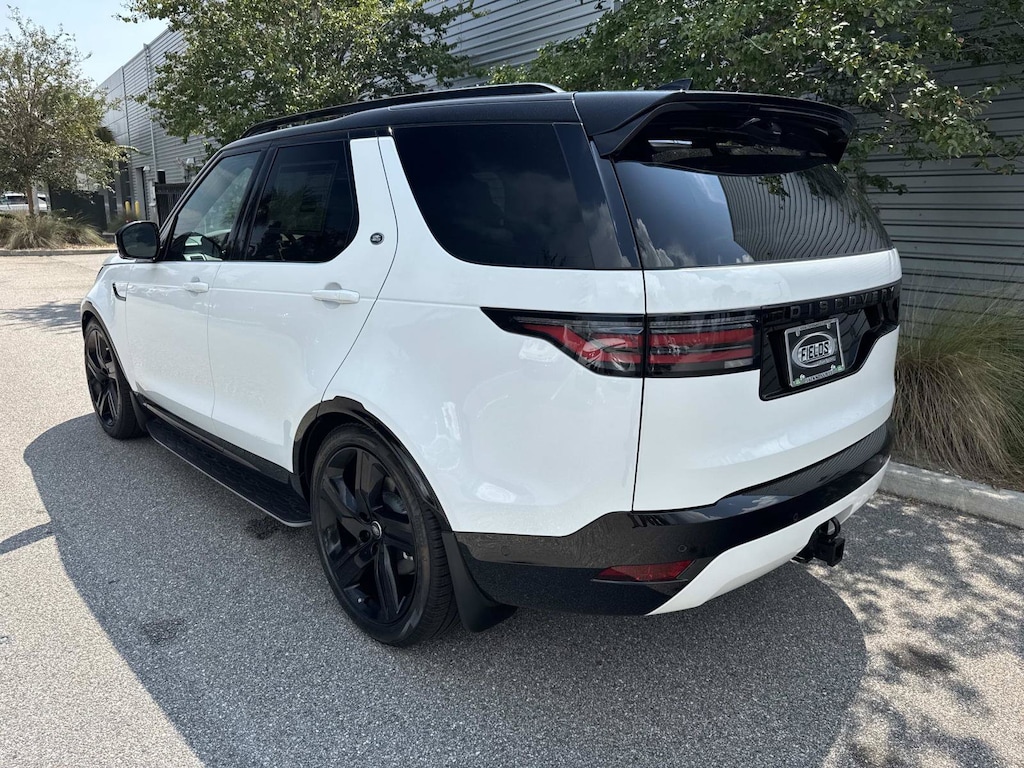 New 2026 Land Rover Discovery Dynamic SE SUV