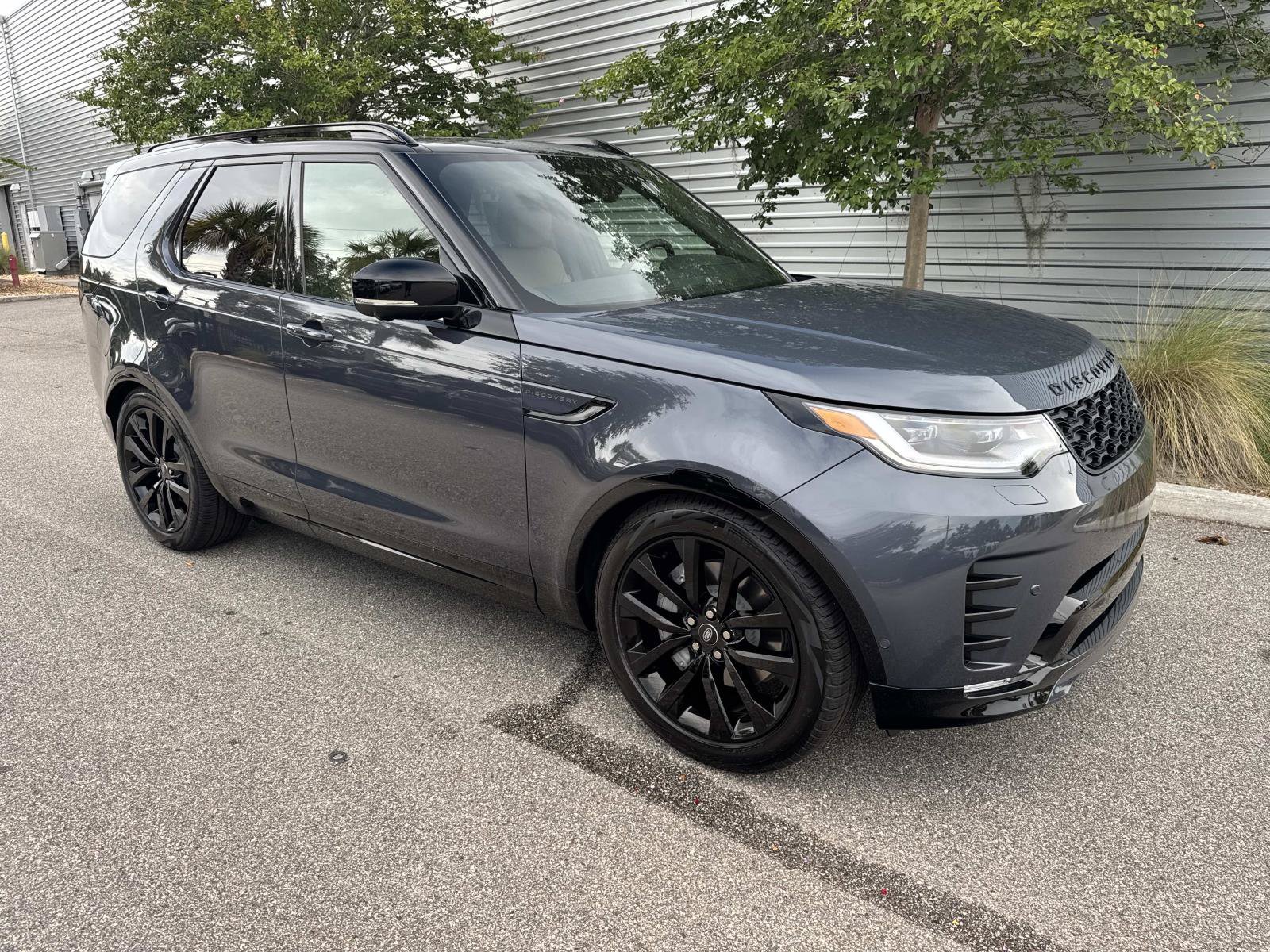 New 2026 Land Rover Discovery Dynamic SE SUV