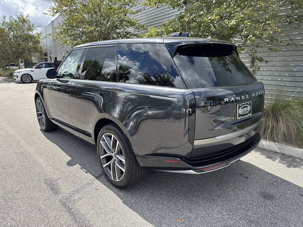 New 2027 Land Rover Range Rover SE SUV