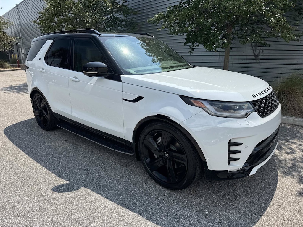 New 2026 Land Rover Discovery Dynamic SE SUV