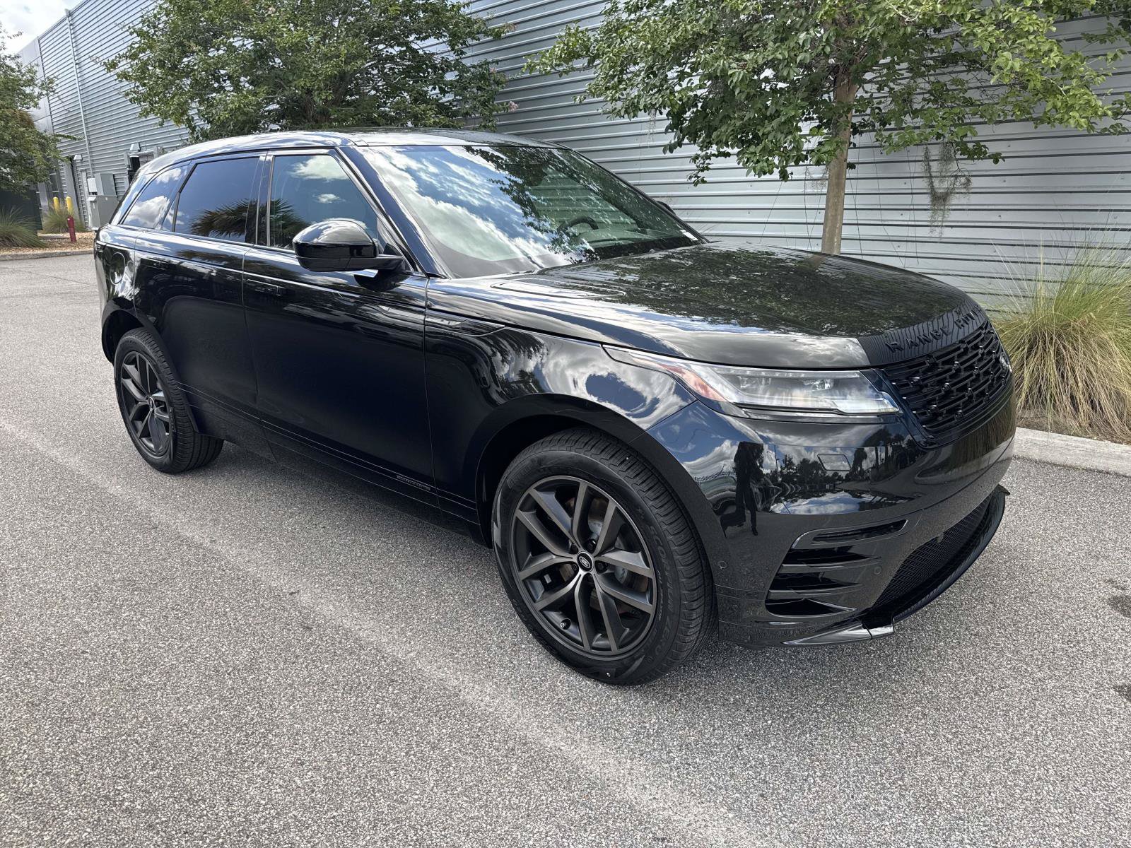 New 2026 Land Rover Range Rover Velar Dynamic SE