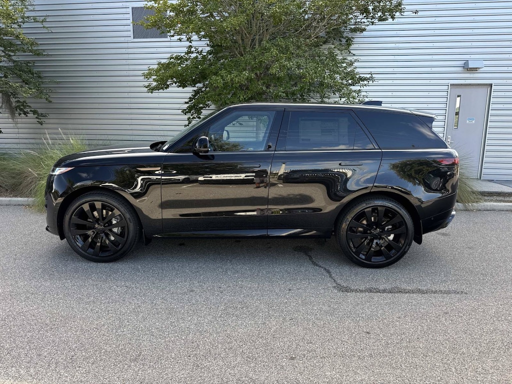 New 2026 Land Rover Range Rover Sport Dynamic SE SUV