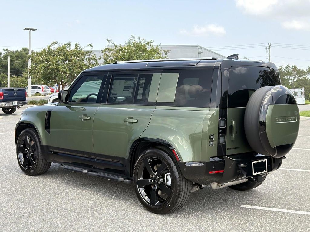 New 2026 Land Rover Defender 110 X-Dynamic SE SUV