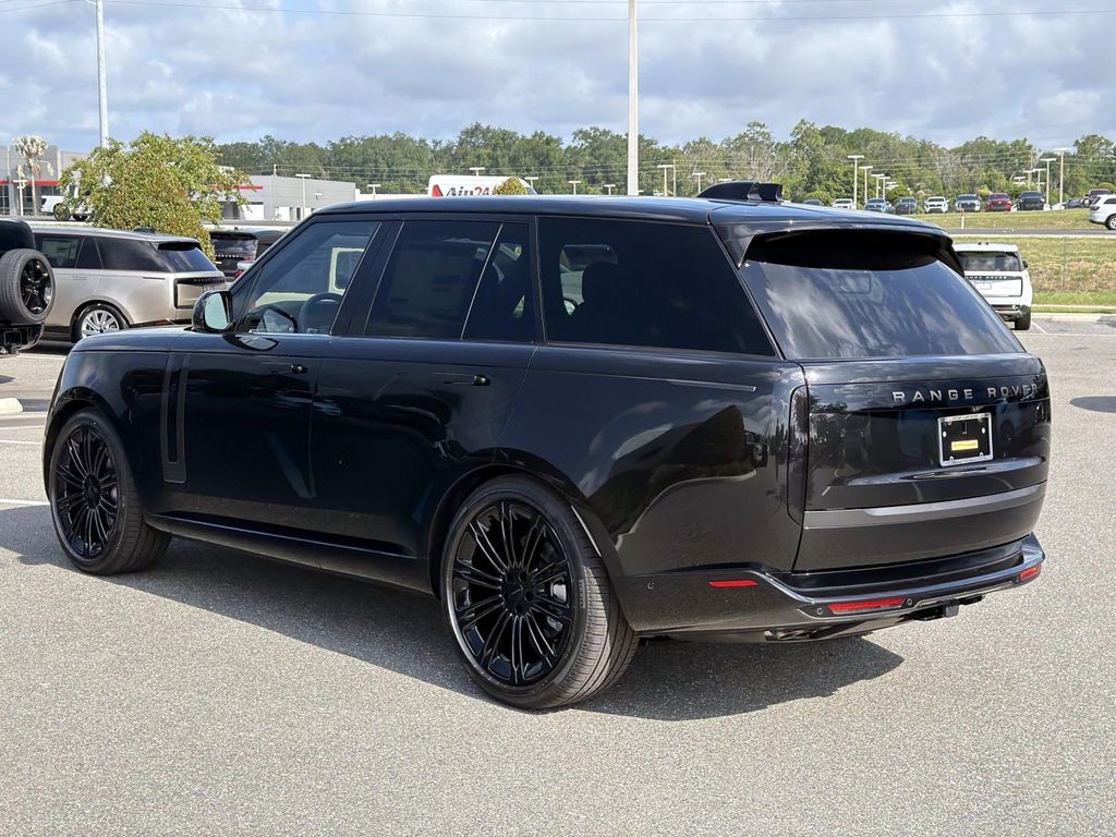 New 2026 Land Rover Range Rover P530 SE SUV