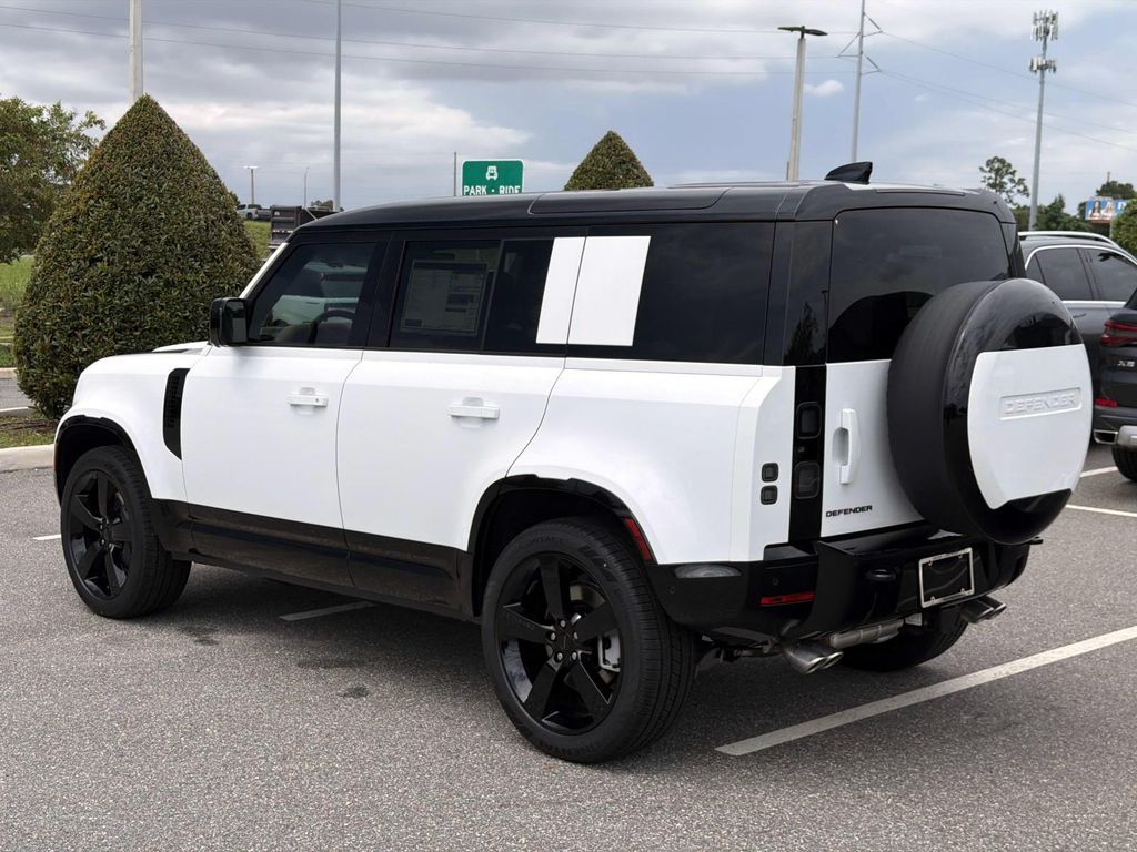 New 2026 Land Rover Defender 110 X-Dynamic SE SUV
