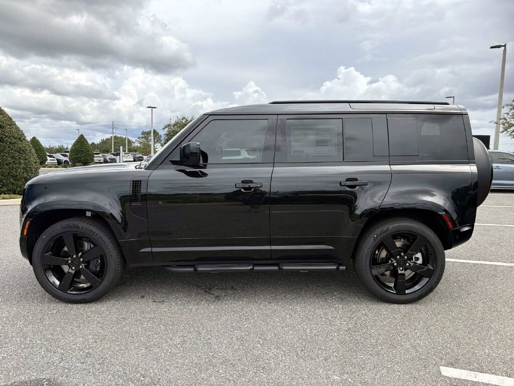 New 2026 Land Rover Defender 110 X-Dynamic SE