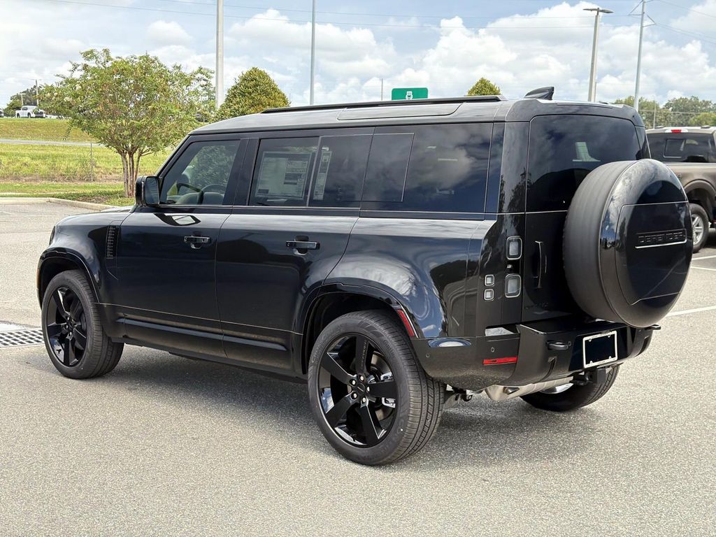 New 2026 Land Rover Defender 110 X-Dynamic SE SUV