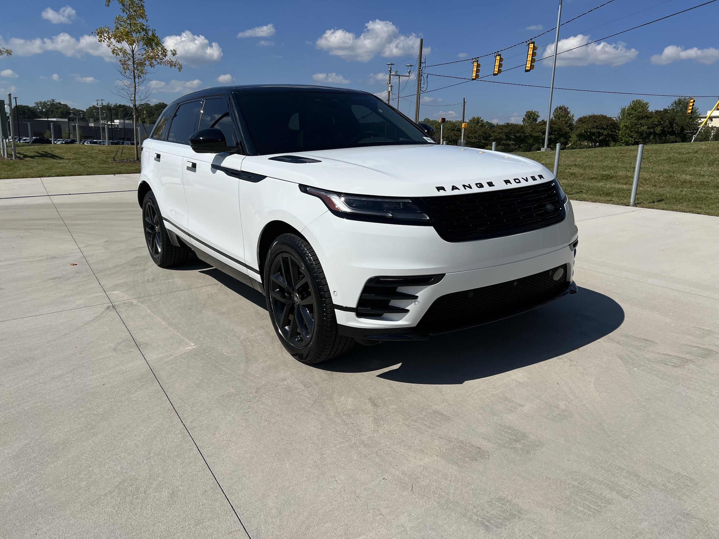 2024 Land Rover Range Rover Velar P250 Dynamic SE