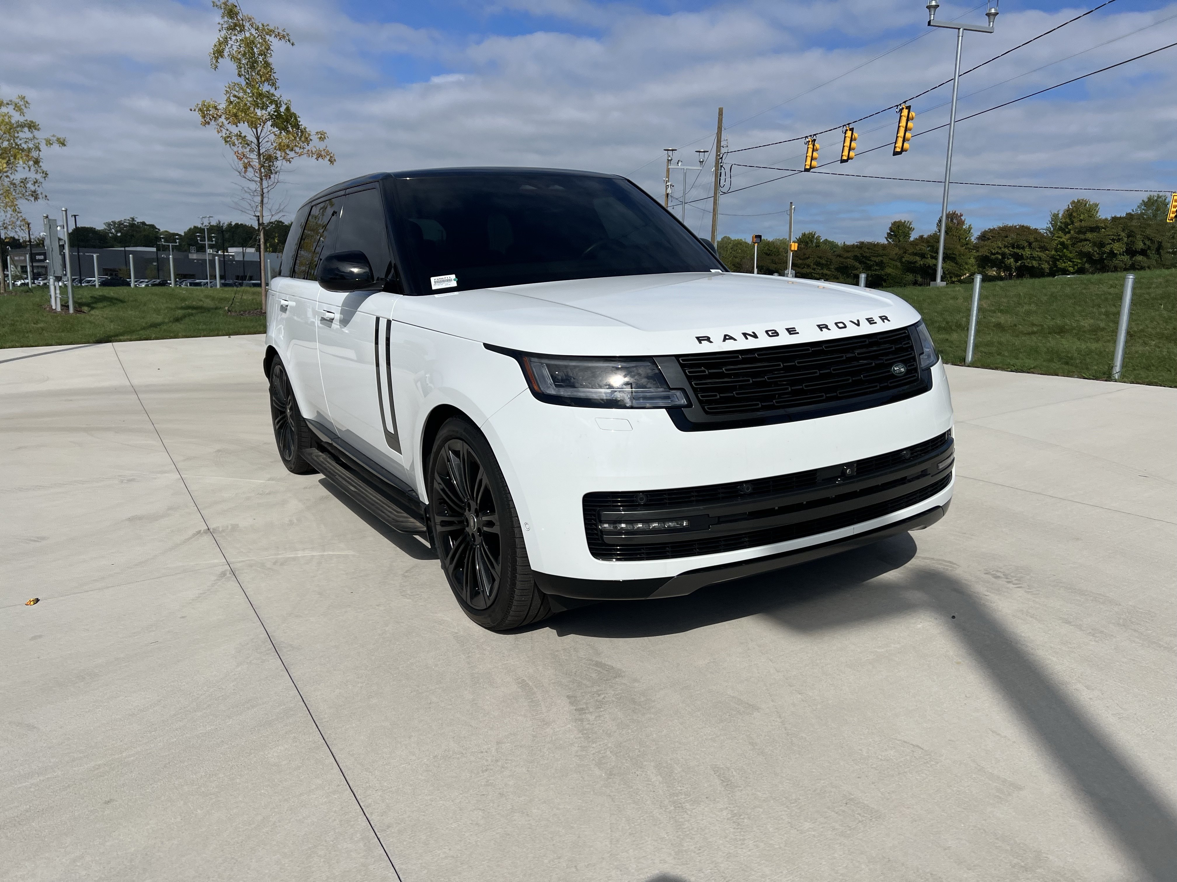 Certified 2025 Land Rover Range Rover P400 SE SUV