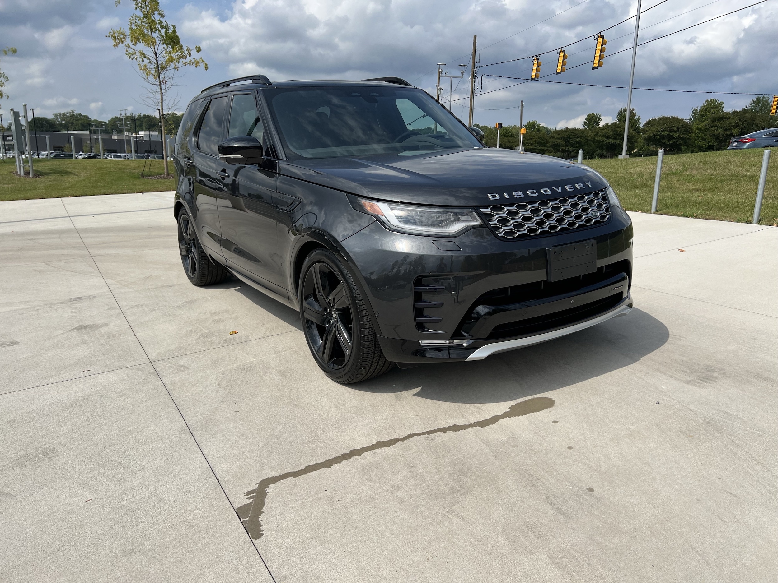 2023 Land Rover Discovery P360 Metropolitan Edition