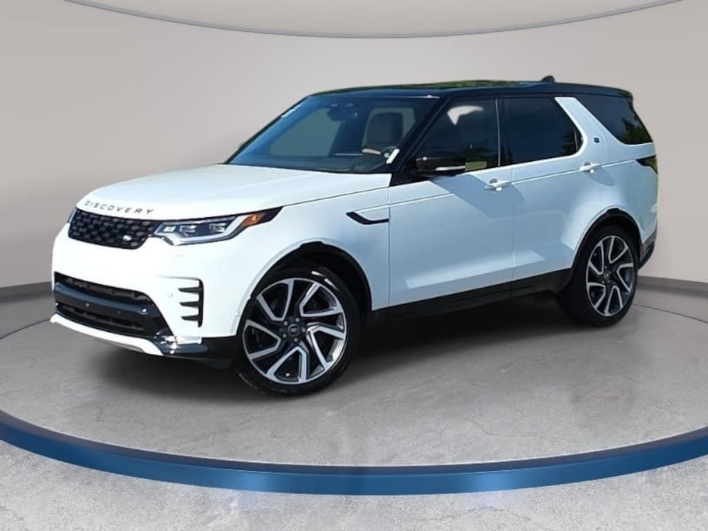 Certified 2025 Land Rover Discovery Dynamic SE SUV