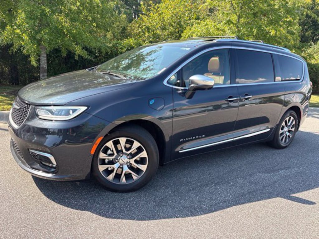 Used 2021 Chrysler Pacifica Hybrid Hybrid Pinnacle Van Passenger Van