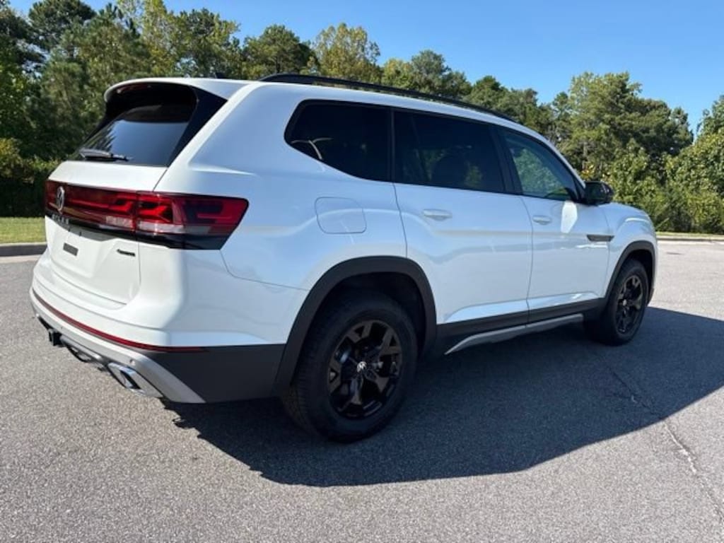 Used 2026 Volkswagen Atlas 2.0T Peak Edition SUV