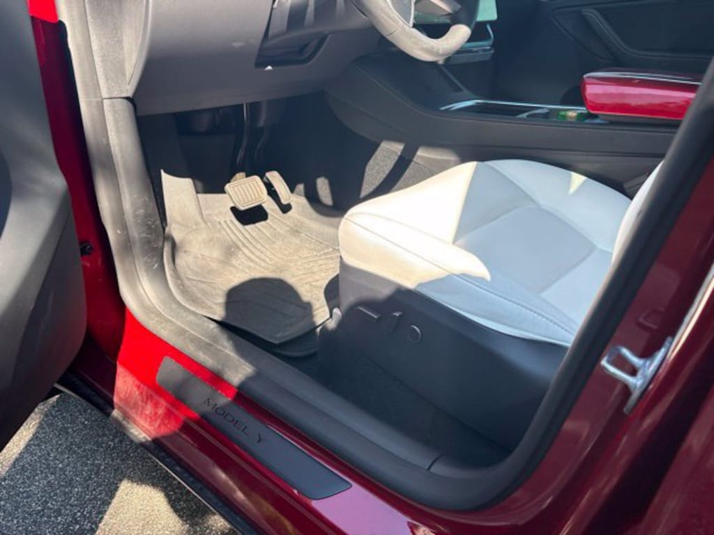 Used 2024 Tesla Model Y Long Range SUV