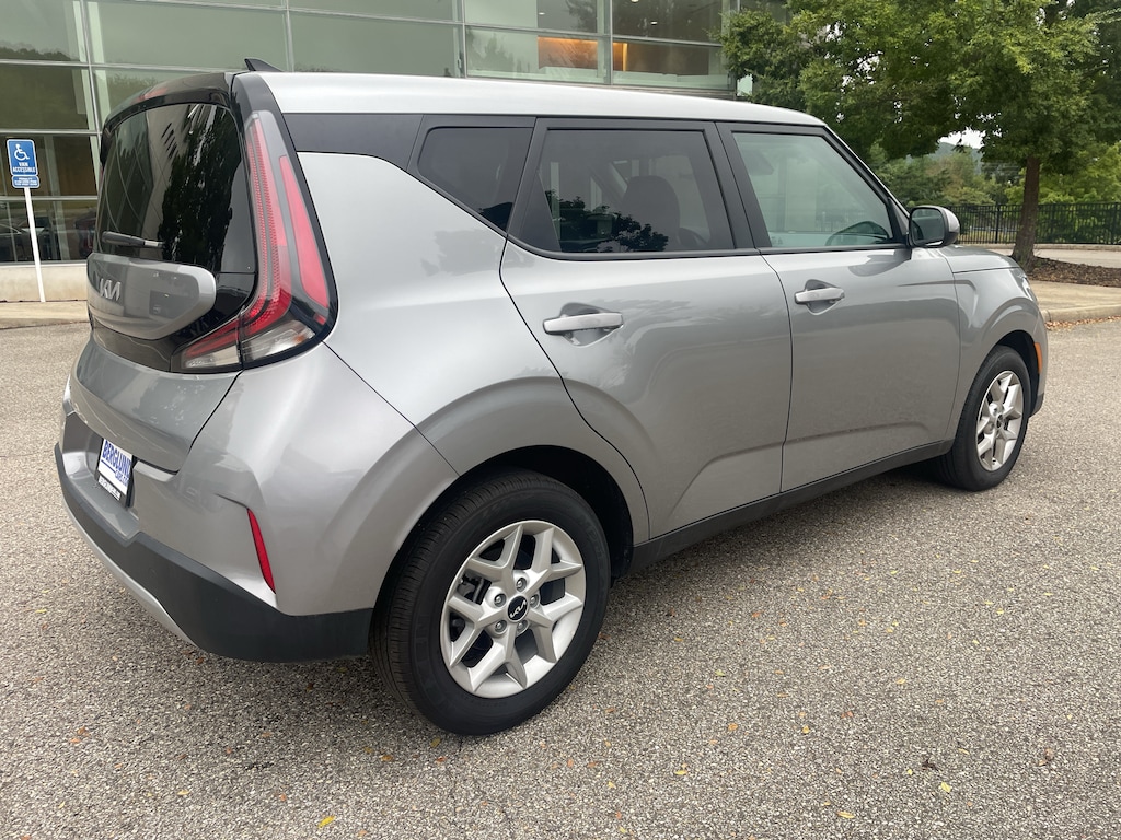 Used 2025 Kia Soul LX Hatchback