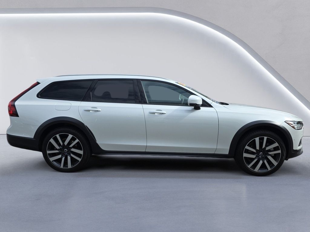 Certified 2025 Volvo V90 Cross Country Ultra Wagon