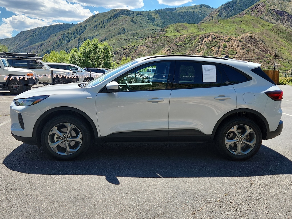 Used 2025 Ford Escape ST-Line Select SUV
