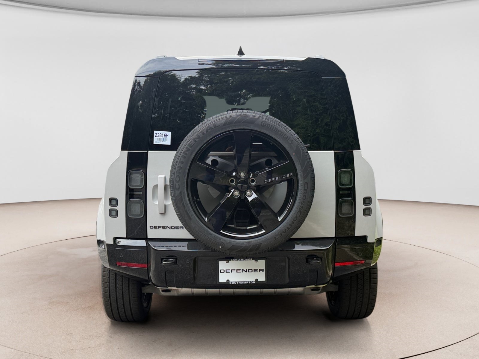 New 2026 Land Rover Defender 110 X-Dynamic SE SUV