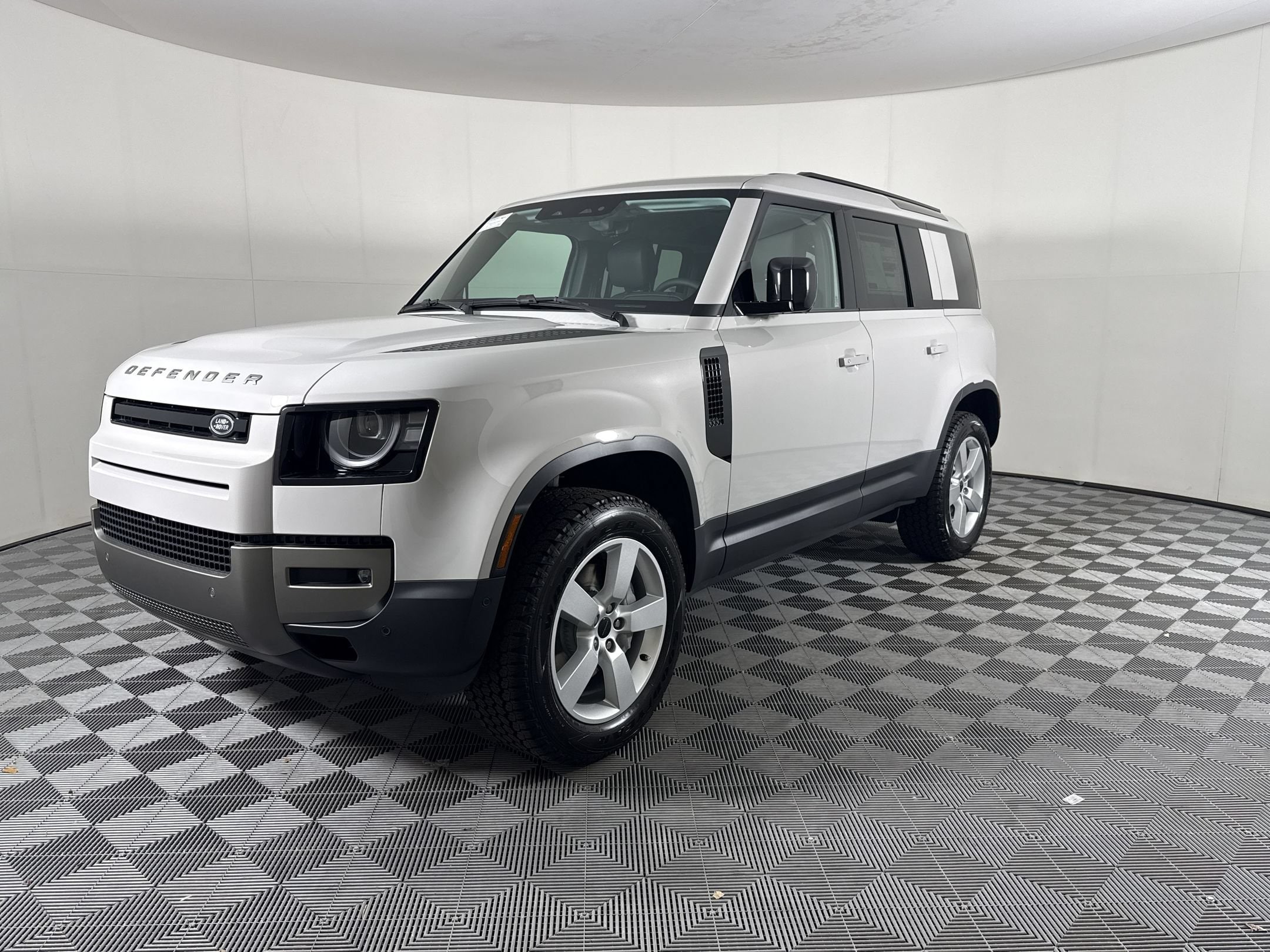 2026 Land Rover Defender 110