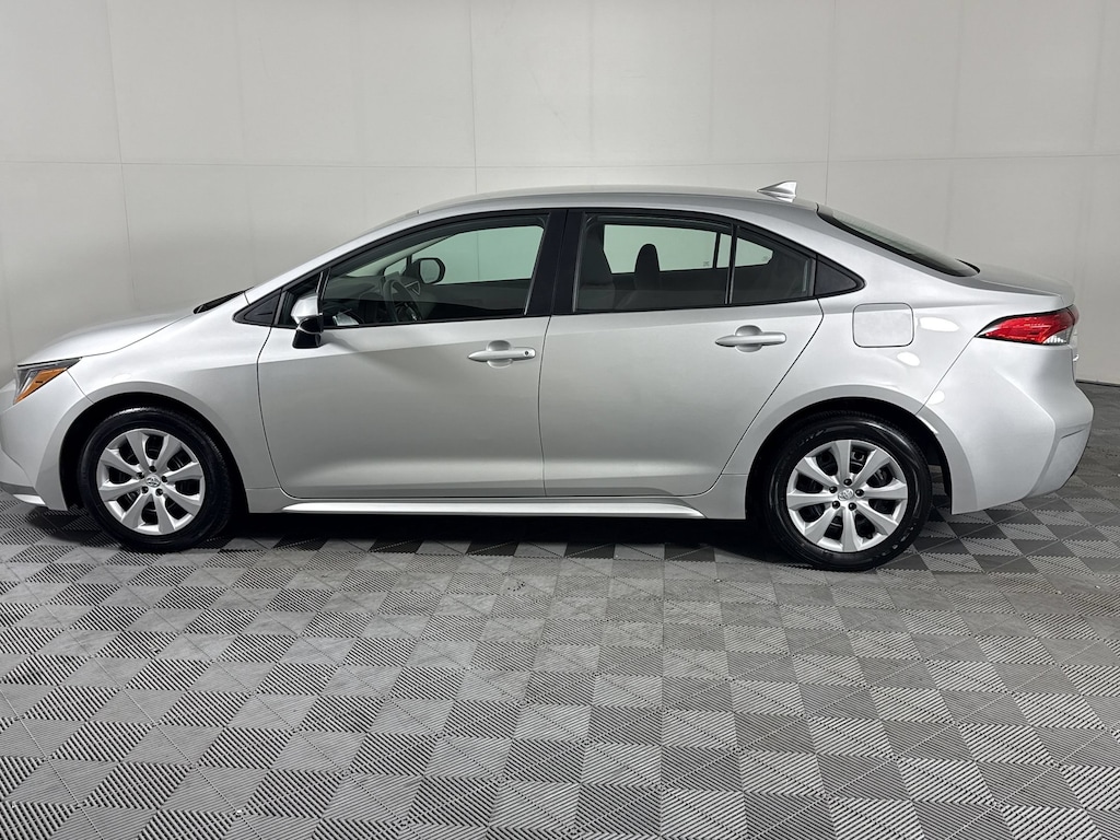 Used 2025 Toyota Corolla LE Sedan