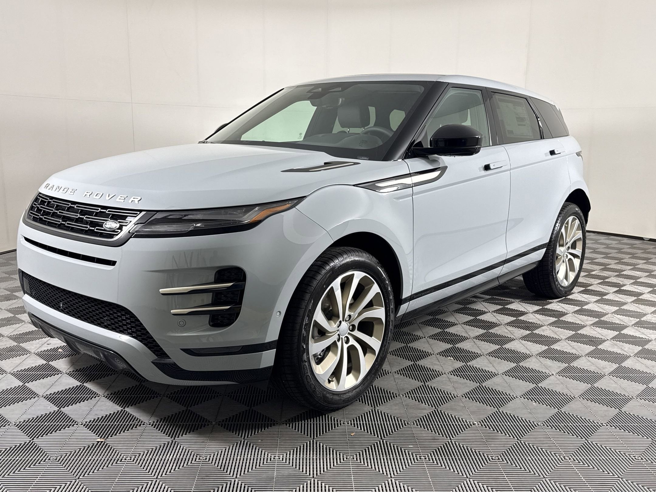 2026 Land Rover Range Rover Evoque Hoxton Edition SUV