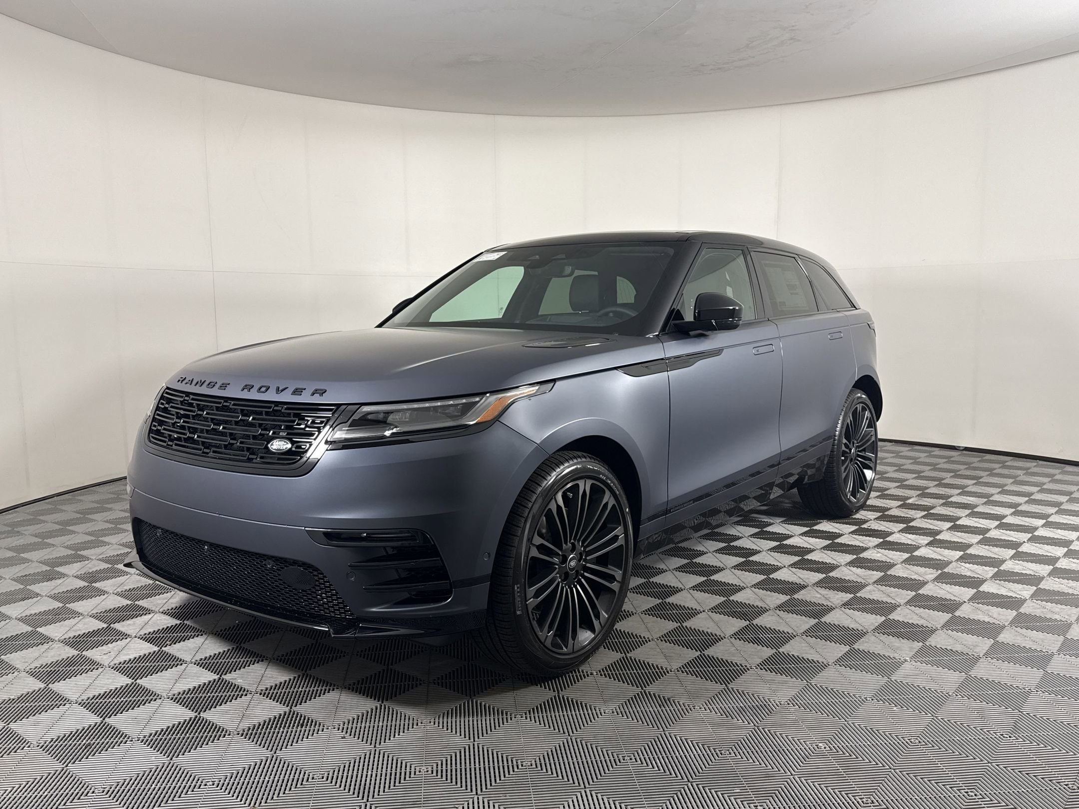 2026 Land Rover Range Rover Velar P400 Belgravia Edition Satin SUV