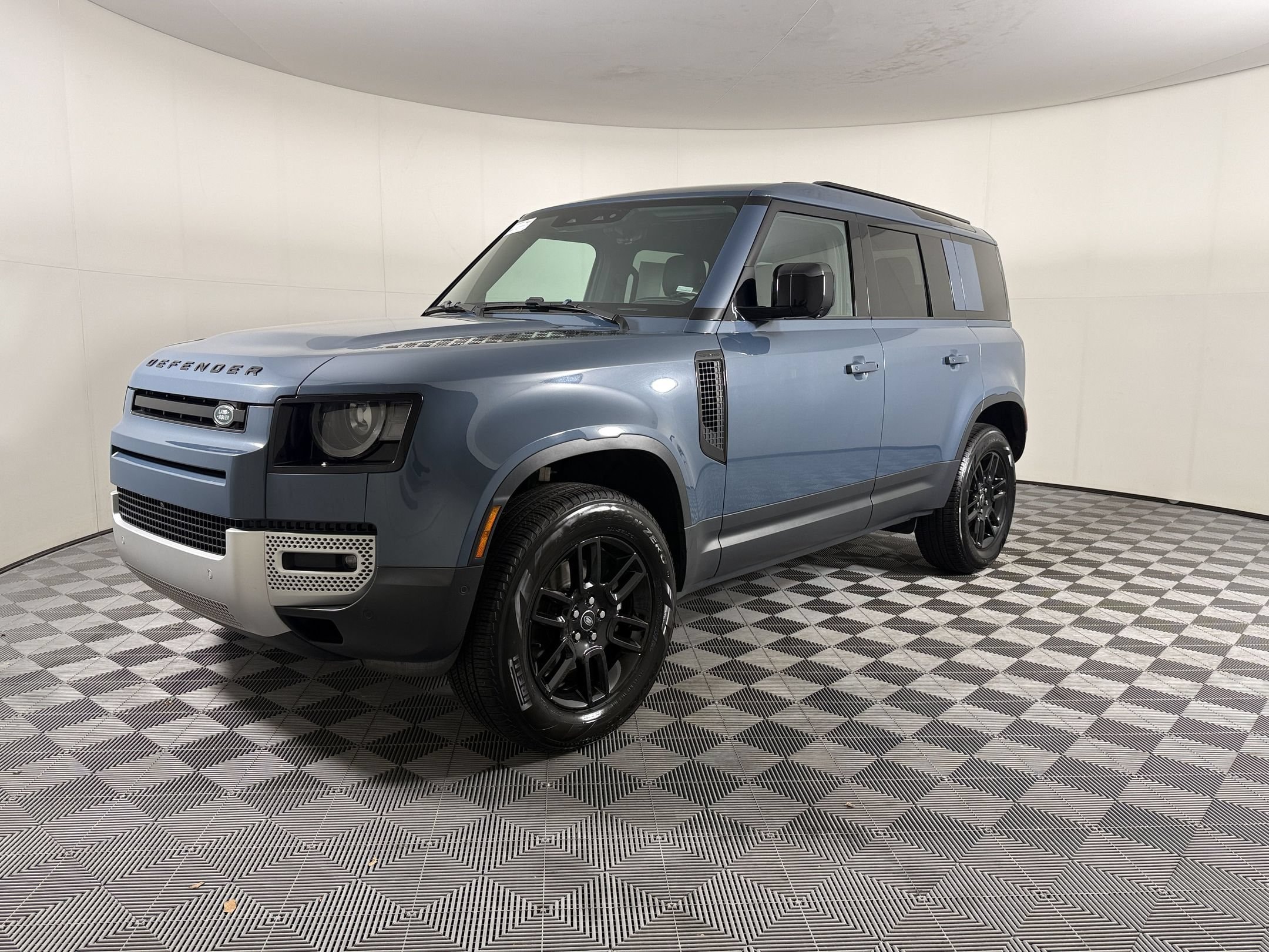 2025 Land Rover Defender