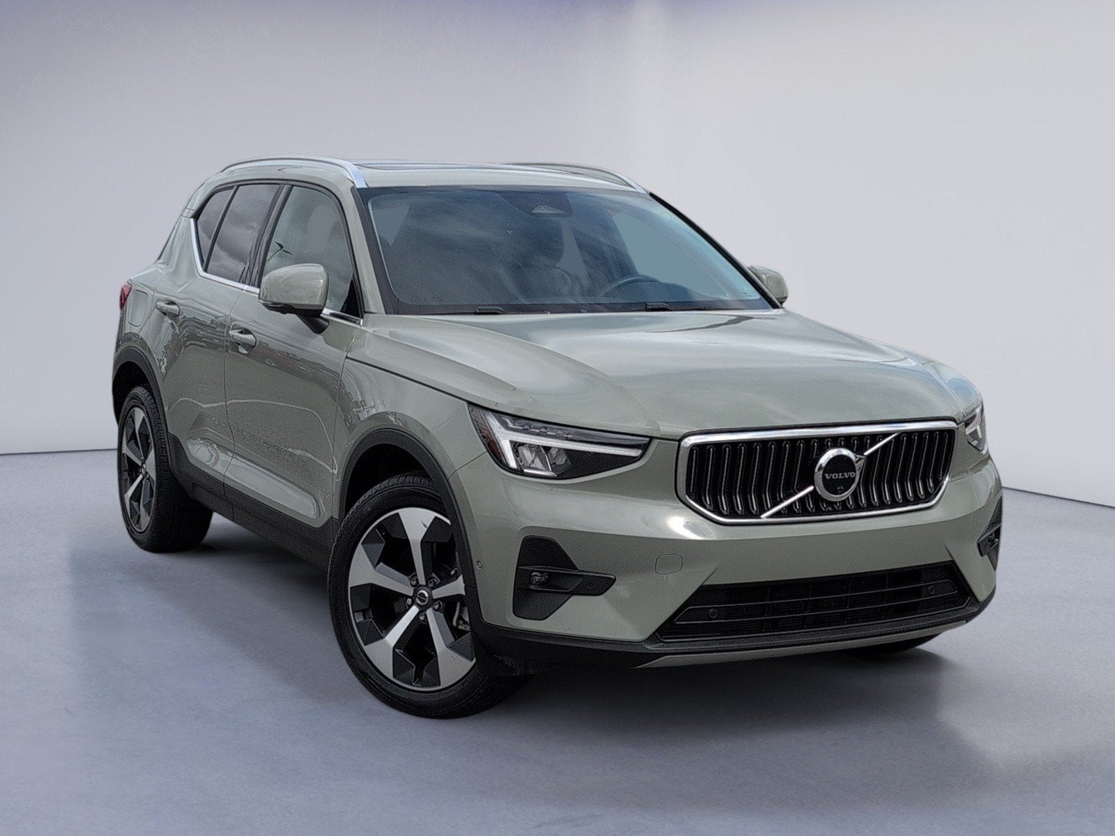 2023 Volvo XC40