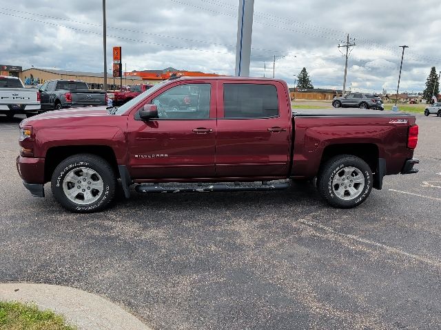 2017 Chevrolet Silverado 1500 LT Z71 - Photo 4