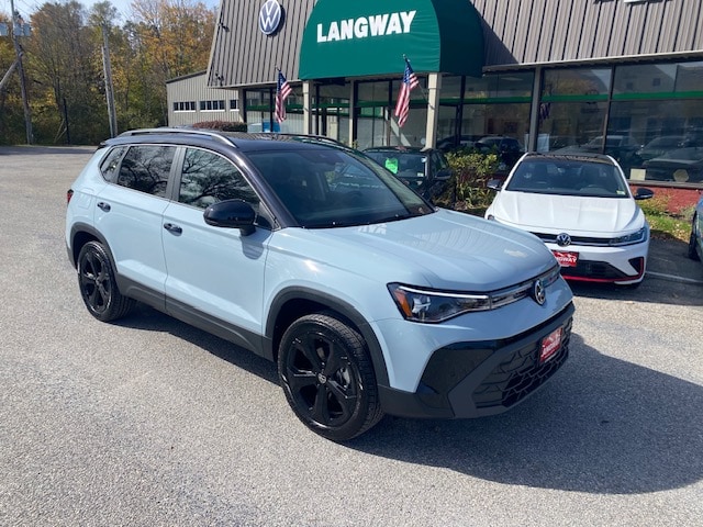 2027 Volkswagen Taos SE Black
