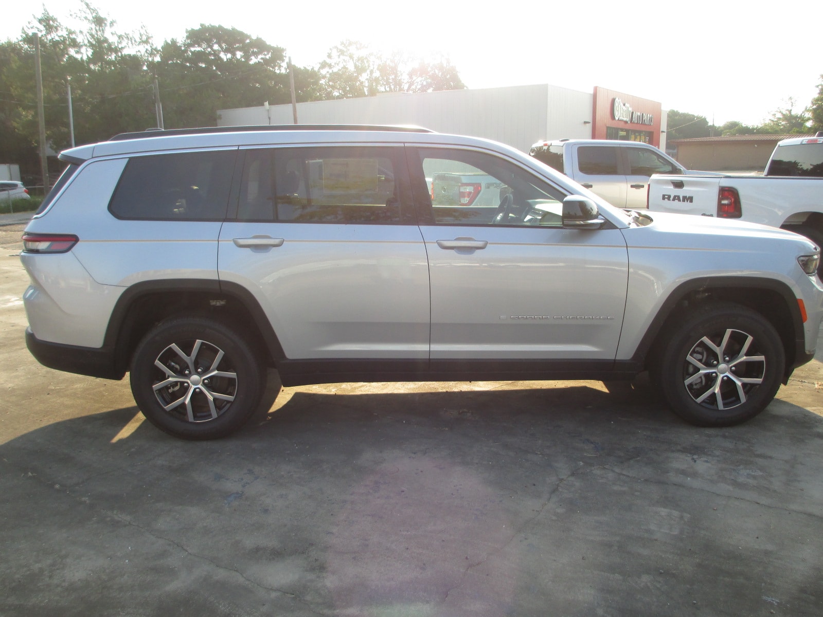 2025 Jeep Grand Cherokee L Limited - Photo 12